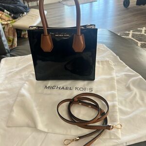 MICHAEL KORS patent leather MERCER Studio messenger Tote, Preloved, beautiful!